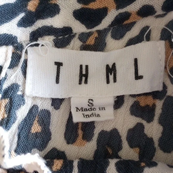 THML High Neck Ruffled Cap Sleeve Top S Leopard Crinkled Gauze 50off3 - Picture 3 of 7